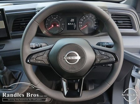 2025 Nissan Interstar - thumbnail 15