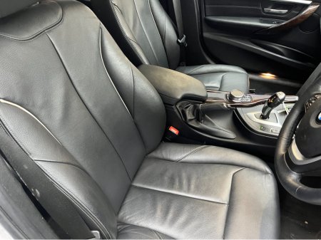 2019 BMW 3 Series - thumbnail 12