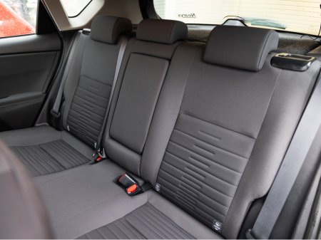 2017 Toyota Auris HYBRID LUNA 4DR AUTO €15,950 thumbnail