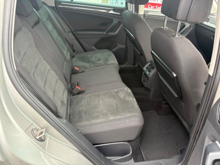 2016 Volkswagen Tiguan - thumbnail 11