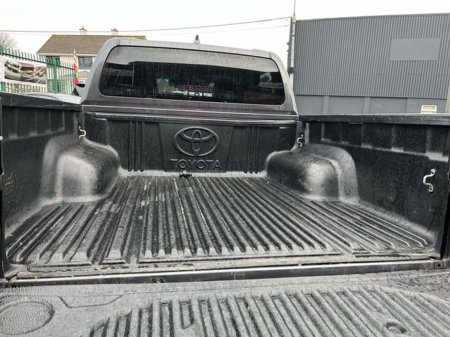 2025 Toyota Hilux FRESH SELECTION OF TRADE-INS HILUX 2.8 SR5 DOUBLE CAB €48,000 thumbnail