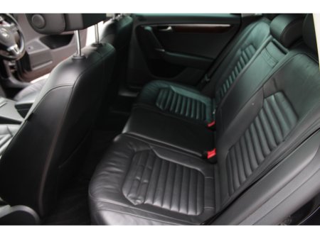 2014 Volkswagen Passat - thumbnail 18
