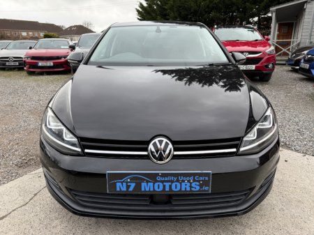 2014 Volkswagen Golf - view 3