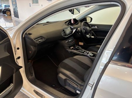 2019 Peugeot 308 1.5 BlueHDi 130bhp Auto Allure €13,950 thumbnail