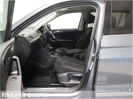 2020 Volkswagen Tiguan Allspace 2.0 TDI 150HP R-Line DSG 7S €38,950 thumbnail