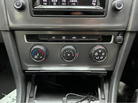 2014 Volkswagen Golf - thumbnail 18