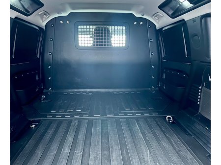 2022 Land Rover Defender ++LOW KM++ 3 SEATS / PLUS VAT €53,000 thumbnail