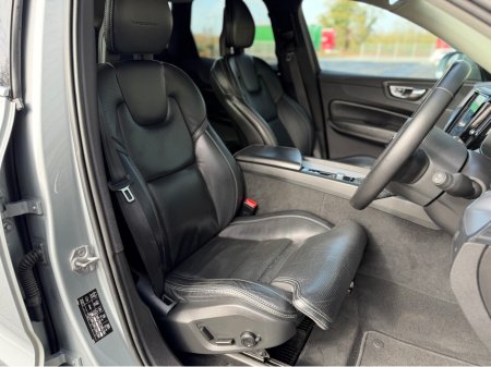 2018 Volvo XC60 - thumbnail 12