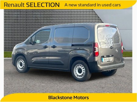 2025 Opel Combo COMBO KOMF L1H1-ELEC 100 KW 2D €36,950