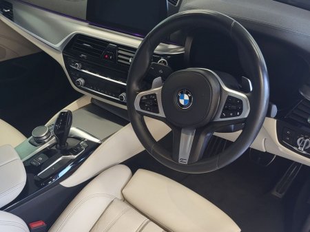 2020 BMW 5 Series - photo 6