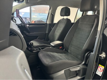 2020 Volkswagen Touran VOLKSWAGEN TOURAN 1.4 TSI DSG*7 SEATER*FRONT AND REAR HEATED SEATS*PARK ASSIST & CAMERA*ELECTRIC TAILGATE*LANE ASSIST*FINANCE AVAILABLE TRADE INS WELCOME* thumbnail