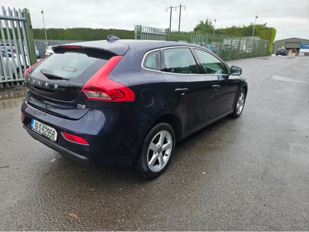 2016 Volvo V40 2.0 D2 SE NAV 120BHP 5DR 40 SERIES €8,450 thumbnail