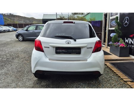 2016 Toyota Vitz - thumbnail 6