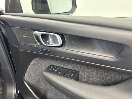 2023 Volvo XC40 - thumbnail 11