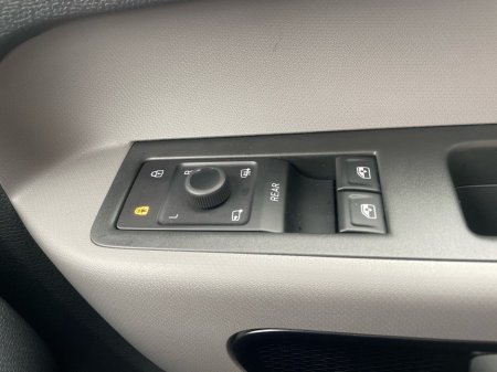 2025 Volkswagen ID.Buzz ID.BUZZ STYLE 86KWH 280BHP LWB €66,975 thumbnail