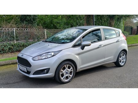 2017 Ford Fiesta - thumbnail 4