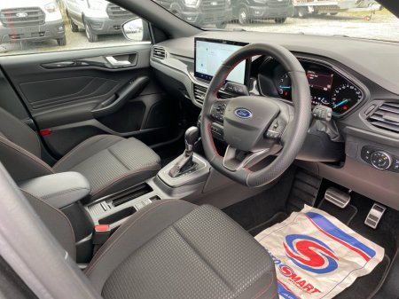 2025 Ford Focus - thumbnail 6