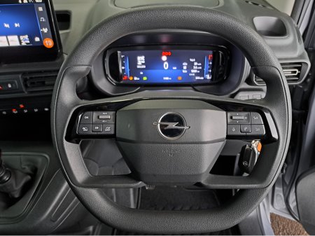 2025 Opel Combo SPORTIVE L1H1 1.5TD 100BHP **REVERSING CAMERA** €19,919 thumbnail