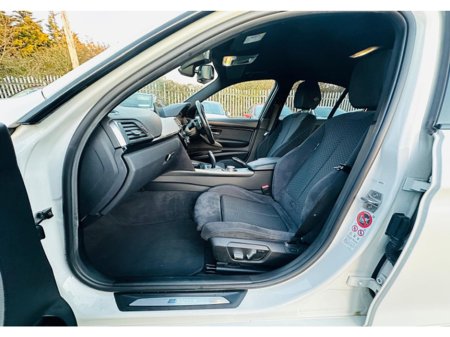 2016 BMW 3 Series 330E M-Sport 2.0L  Automatic Plug-in Hybrid(7744) €17,995 thumbnail