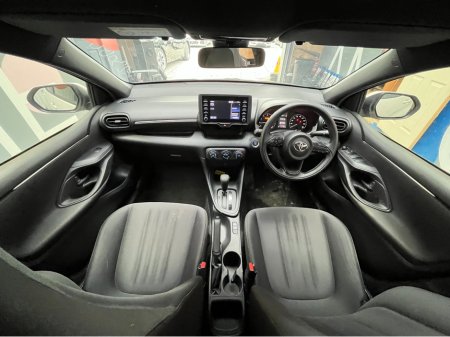 2021 Toyota Yaris - thumbnail 12