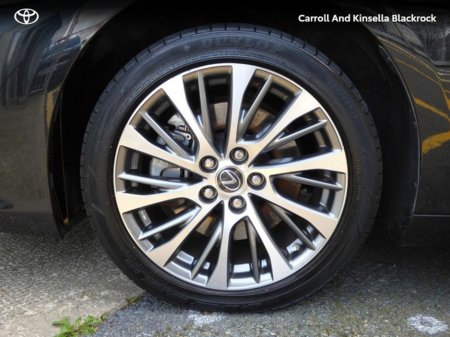 2022 Lexus ES 300 H Hybrid Dynamic €41,950 thumbnail