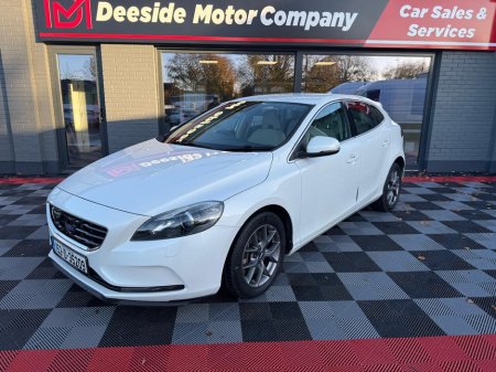 2015 Volvo V40 VOLVO 2.0 DIESEL  5DR AUTO 40 SERIES , FINANCE FROM €45 p/w & €2,950 , SERVICE , NCT , WARRANTY , ELECTRIC MEMORY SEATS , TIP TRONIC , CRUISE CONTROL , PARKING SENSORS ,