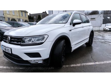 2017 Volkswagen Tiguan - view 4