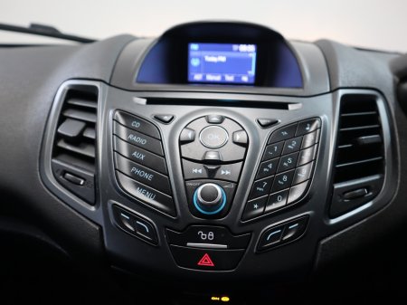 2017 Ford Fiesta *38* ZETEC 1.25 60PS M5 5DR MCA 4DR €9,900 thumbnail