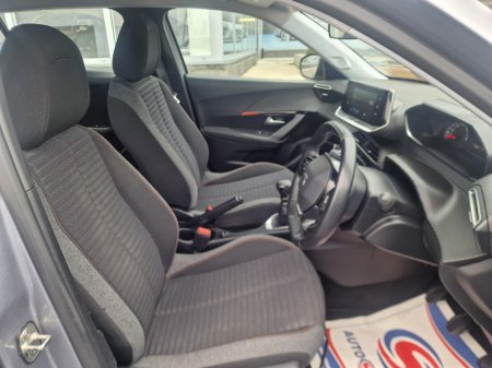 2021 Peugeot 2008 - thumbnail 15