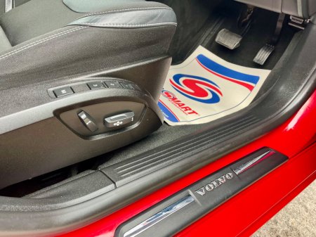 2017 Volvo V40 - thumbnail 13