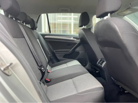 2017 Volkswagen Golf - thumbnail 16