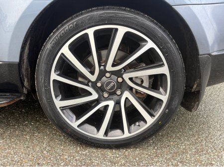 2018 Land Rover Range Rover Sport RANGEROVER HSE P400E AWD 5DR AU €31,950 thumbnail