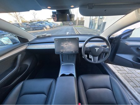 2023 Tesla Model 3 DUAL MOTOR LONG RANGE AWD €30,995 thumbnail
