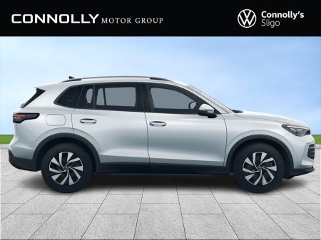 2026 Volkswagen Tiguan - view 3