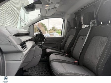 2025 Volkswagen Transporter - view 4