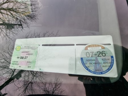 2019 Kia Rio - thumbnail 25