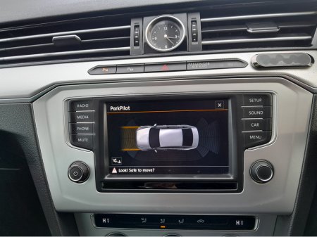 2016 Volkswagen Passat - thumbnail 25