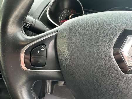 2019 Renault Clio - thumbnail 23