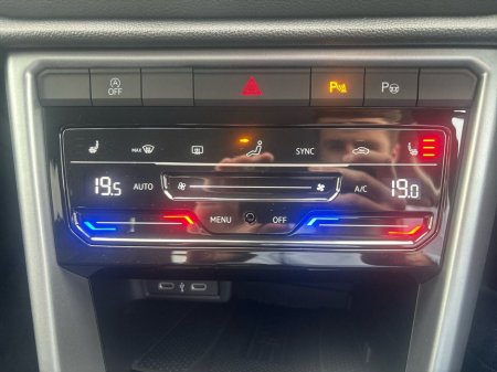 2026 Volkswagen T-Roc EDITION 75 2.0TDI M6F 116HP €40,184 thumbnail