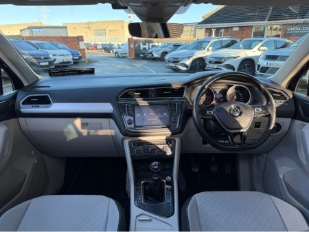 2017 Volkswagen Tiguan 2.0 D..PAN ROOF..FULL SERVICE HISTORY thumbnail