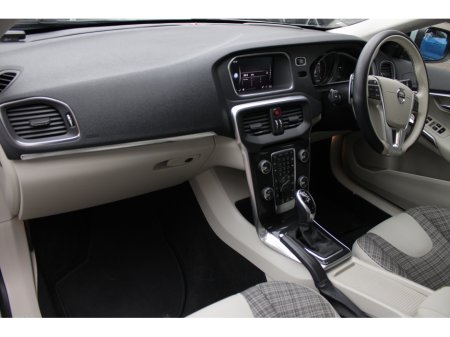 2018 Volvo V40 - thumbnail 20