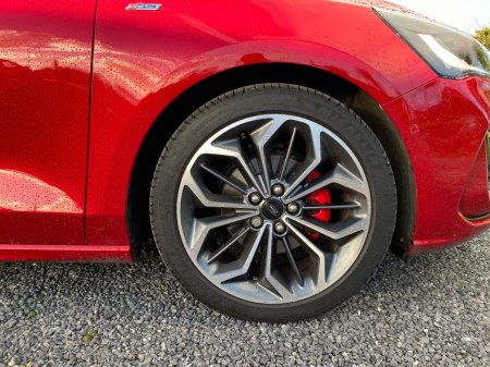 2025 Ford Focus ST-Line X 1.0 125BHP... Full leather seats thumbnail