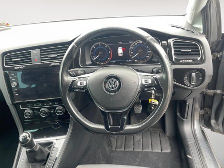 2019 Volkswagen Golf 1.6 TDI 115HP R-Line €13,950 thumbnail