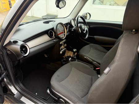 2010 MINI Hatch - thumbnail 9