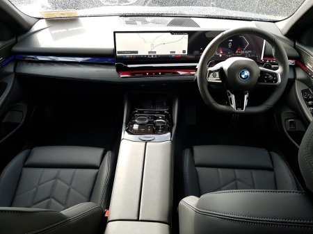 2026 BMW 5 Series - thumbnail 4