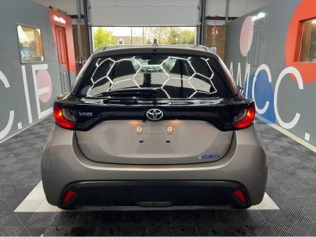 2021 Toyota Yaris - view 3