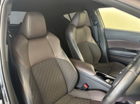 2017 Toyota C-HR 1.8 HYBRID LUNA SPORT €16,995 thumbnail