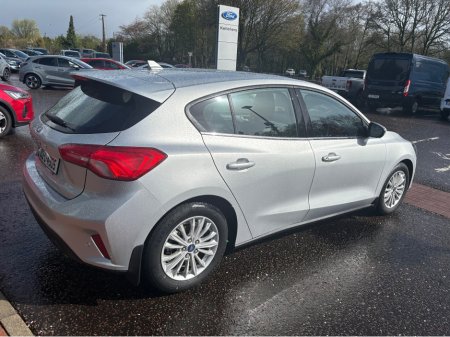 2020 Ford Focus - thumbnail 4