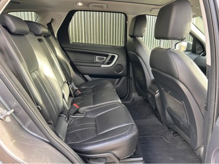 2017 Land Rover Discovery TD4 180 PS HSE BLACK EDITION 2.0 180PS 7SEATS AU €19,950 thumbnail