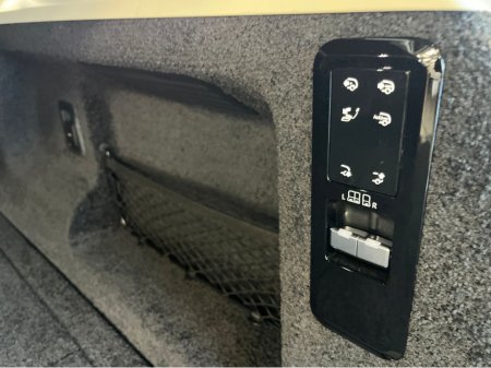 2025 Land Rover Range Rover P550 PHEV AUTOBIOGRAPHY €159,000 thumbnail